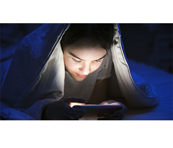 ado téléphone la nuit